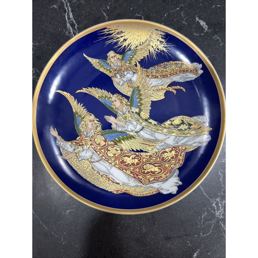 The Angels Glory Of Christmas Porcelain Plate By William & Charlotte Hallett
